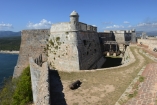 Besuchen Sie die beeindruckende Festung El Morro in Santiago de Cuba.