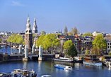 auch die niederländische Hauptstadt Amsterdam ist einen Besuch wert.