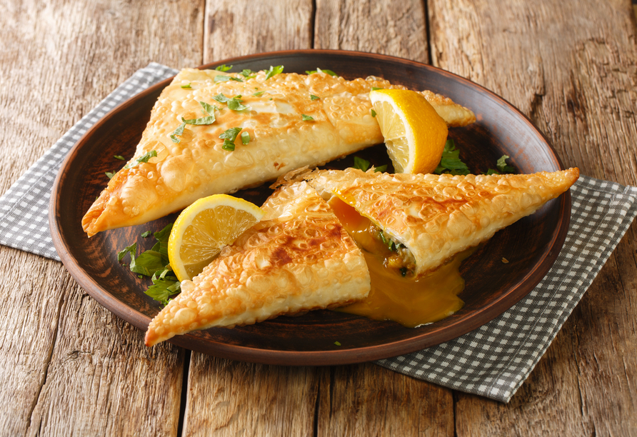 Finden Sie Geschmack an Brik – einer fisch- oder fleischhaltigen tunesischen Spezialität.