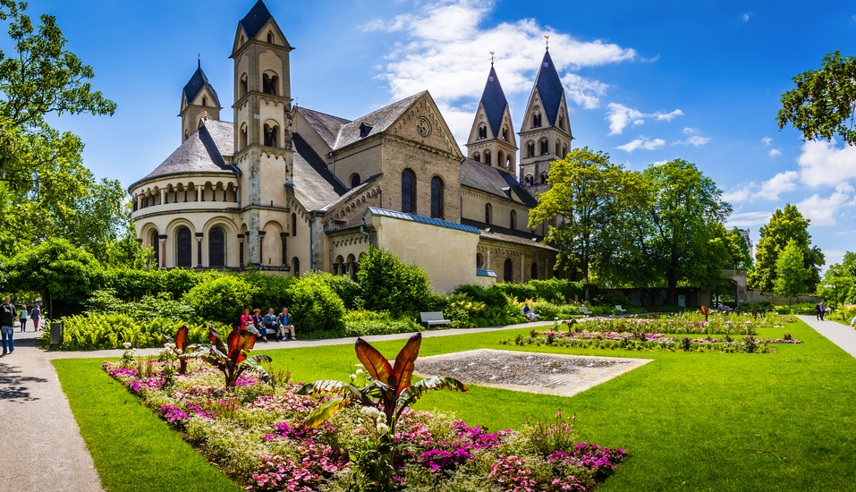 Die Basilika St. Kastor ist eine der prägendsten Bauten in Koblenz.