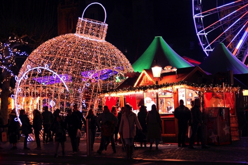 Willkommen zu Ihrer Adventskreuzfahrt! Freuen Sie sich auf die Weihnachtsmärkte, wie hier in Maastricht.