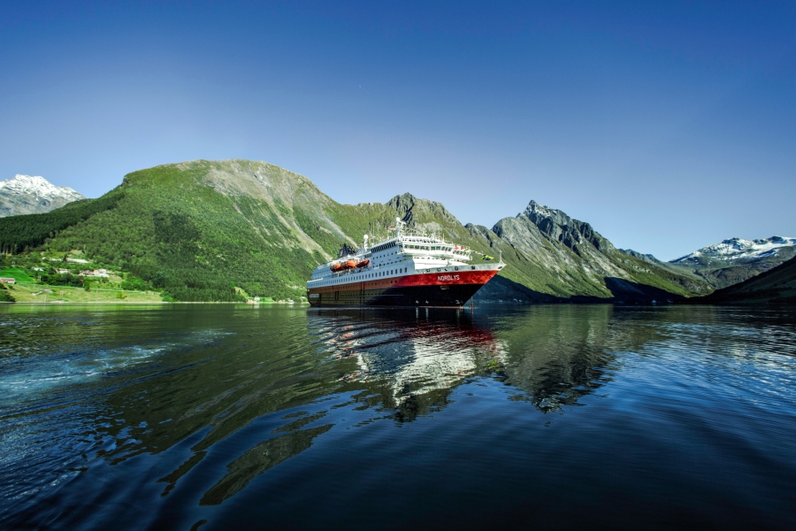 Hurtigruten Postschiff ab Bergen/an Trondheim