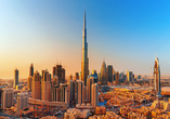 Der Burj Khalifa, das höchste Gebäude der Welt, bestimmt das imposante Stadtbild von Dubai.