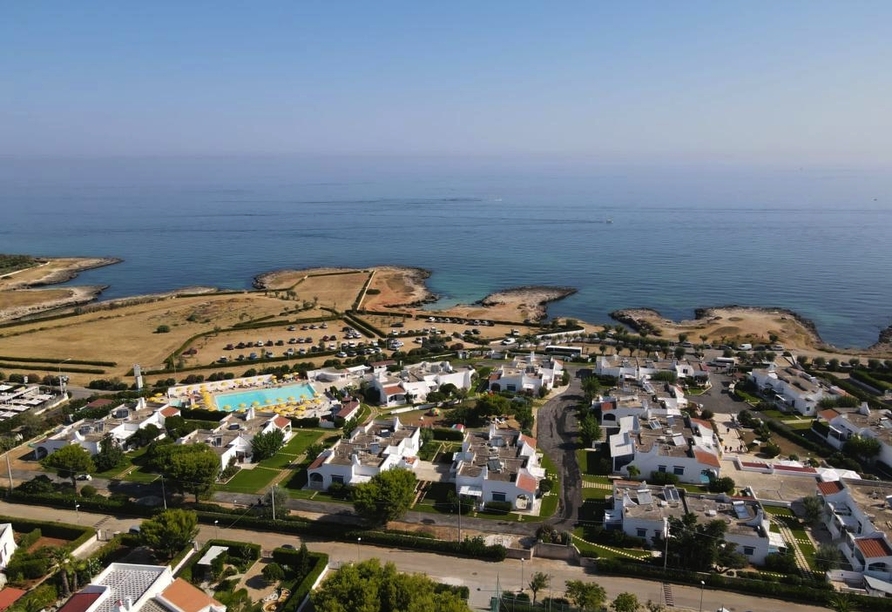 Luftansicht des Hotels Villaggio Plaia an der Adriaküste