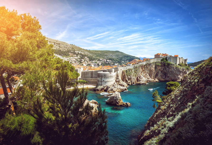 Sie besuchen die Perle der Adria: Dubrovnik mit der vollständig begehbaren Stadtmauer