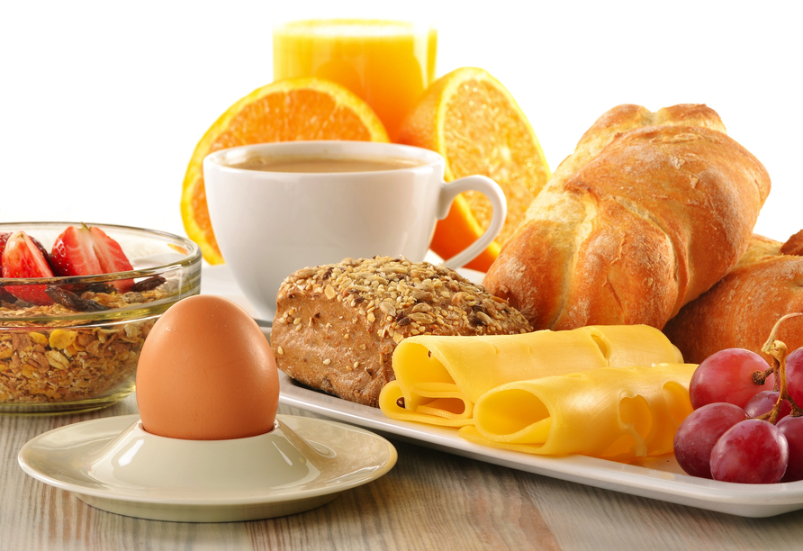 Freuen Sie sich morgens auf ein reichhaltiges Frühstück. So können Sie gestärkt in den Tag starten.