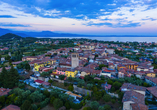 Blick auf die Stadt Manerba del Garda 