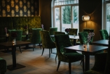 Die gemütliche und zugleich elegante Lobby lädt zum Verweilen ein.
