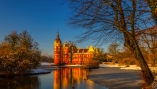 Das UNESCO-Welterbe Muskauer Park erstrahlt im winterlichen Glanz.