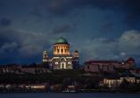 Mitten in der Nacht erreichen Sie das ungarische Esztergom mit der beeindruckenden Basilika.