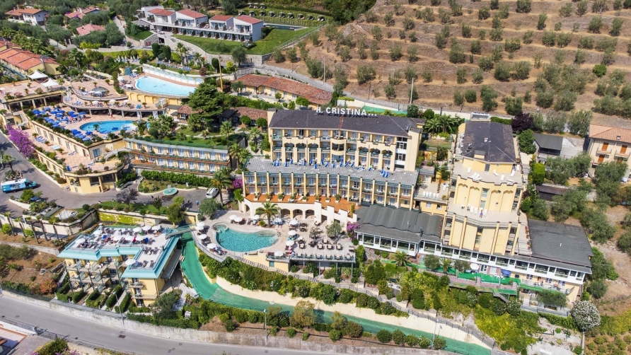 Herzlich willkommen im Parc Hotel Cristina in Limone sul Garda. 