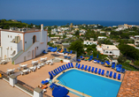 Das Hotel Terme Tramonto D‘Oro ist wunderschön gelegen mit grandiosen Ausblicken auf Forio d'Ischia und die Amalfiküste. 