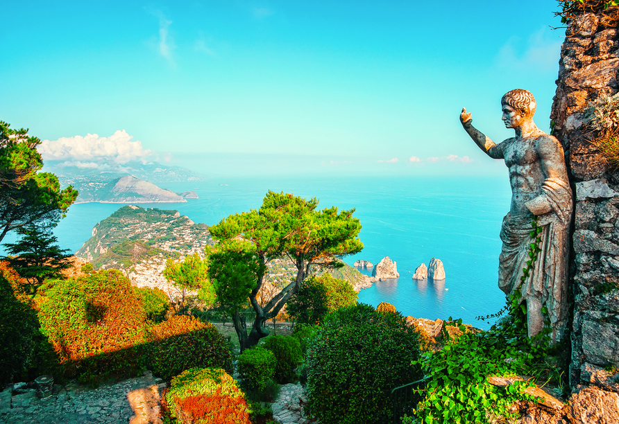 Optional haben Sie die Möglichkeit einen Ausflug nach Capri zu buchen – lassen Sie sich die bezaubernden Augustus-Gärten nicht entgehen!