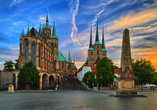 Wie wäre es mit einem Ausflug nach Erfurt? Der Dom bietet einen magischen Anblick.