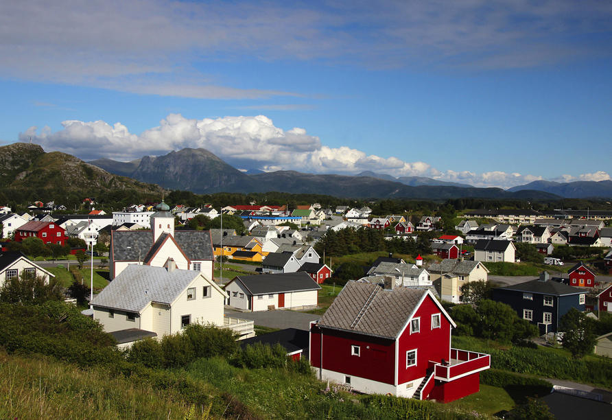 Bestaunen Sie die typischen Häuser in Molde am Reisetermin 22.05.25.