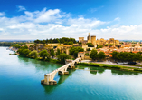Die berühmte Brücke Pont Saint-Bénézet in Avignon ist ein echtes Highlight der Rundreise.d.