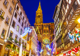 Besuchen Sie den Weihnachtsmarkt in Straßburg.