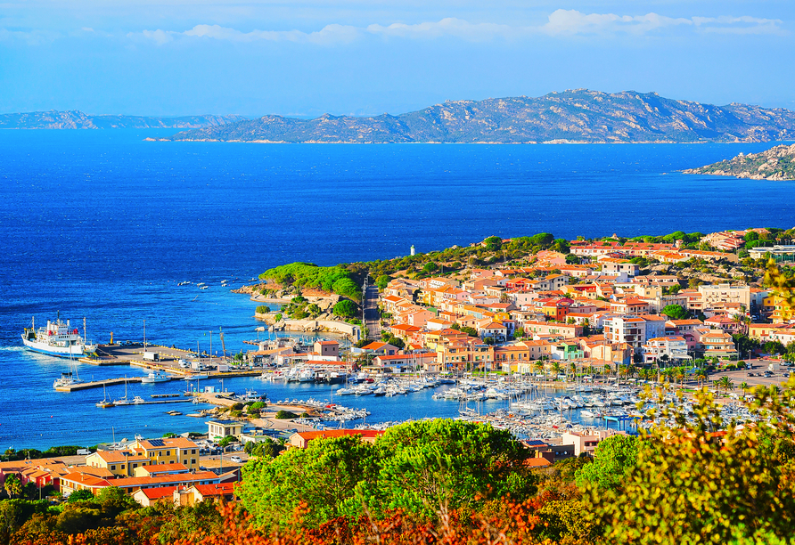 Auch der Hafenort Olbia auf Sardinien wird angesteuert (je nach Reiseroute).