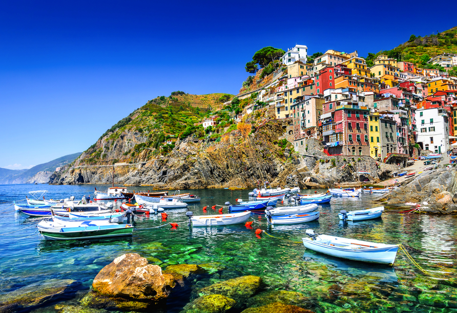 Der malerische Cinque Terre Nationalpark liegt nur rund 30 km von La Spezia entfernt. 