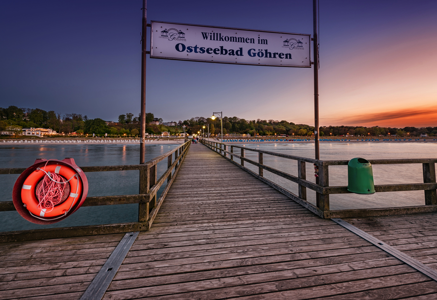 Die Seebrücke von Göhren wirkt am Abend besonders romantisch.