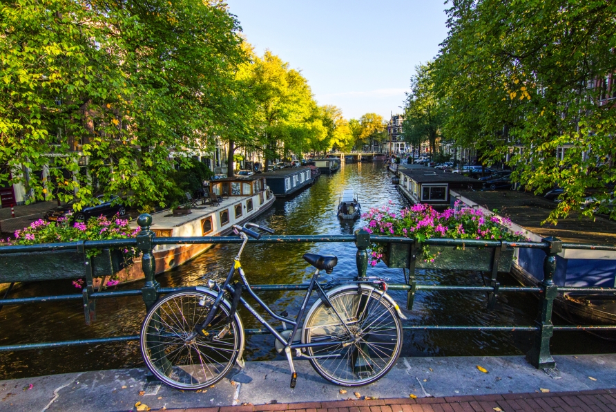 Wie wäre es mit einem Ausflug in die Grachtenstadt Amsterdam?