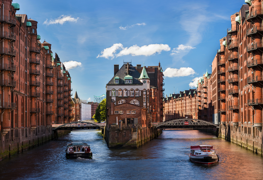 In Hamburg endet Ihre Kreuzfahrt – nutzen Sie Ihre freie Zeit und spazieren noch etwas durch die Speicherstadt.