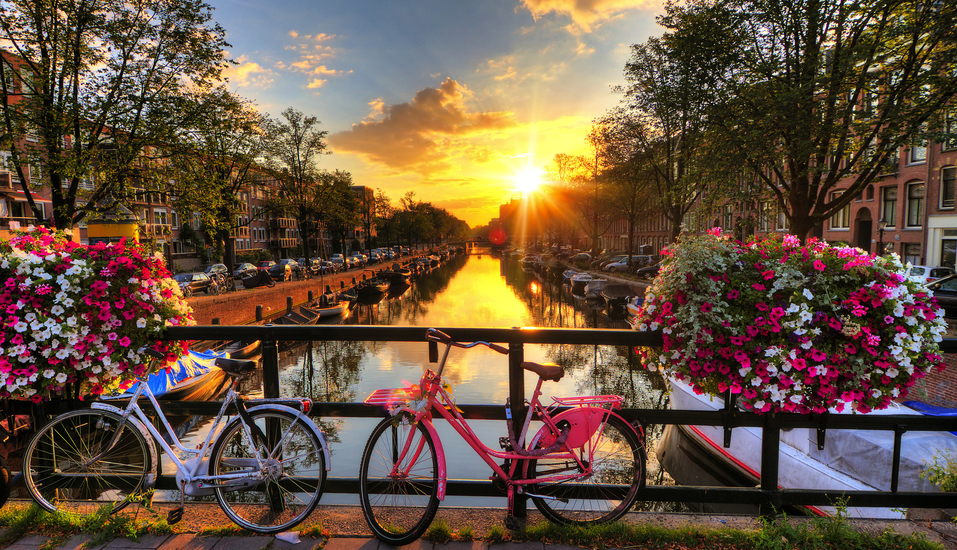 Die schöne Hauptstadt Amsterdam darf auf Ihrem Holland-Erlebnis natürlich nicht fehlen.
