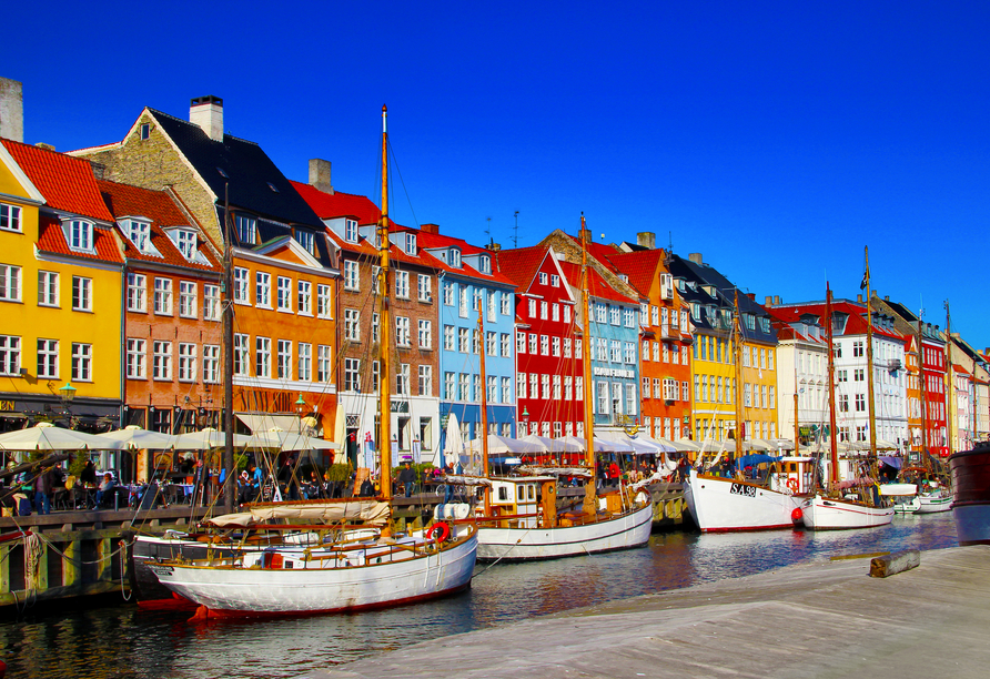 Die berühmten bunten Häuser von Nyhavn in Kopenhagen