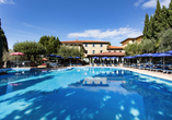 Entspannen Sie sich am Pool des Hotels Villa Paradiso.