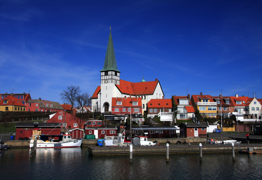  Rønne ist die größte Stadt der dänischen Insel Bornholm und reich an Geschichte und Kultur.