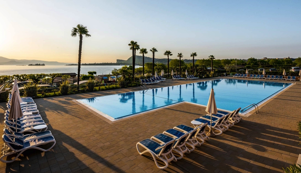Das Onda Blu Resort am Gardasee heißt Sie herzlich willkommen.