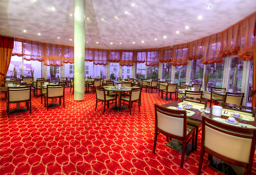 Das Restaurant mit Wintergarten im PTI Hotel Eichwald