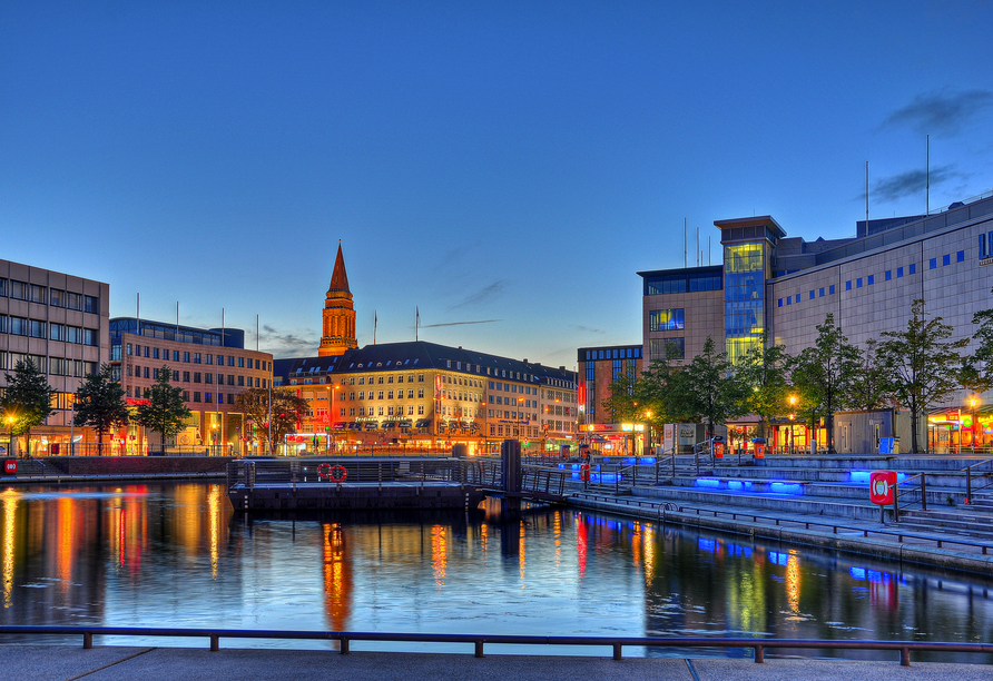 In der Hafenstadt Kiel beginnt und endet Ihre Kreuzfahrt durch den Norden.