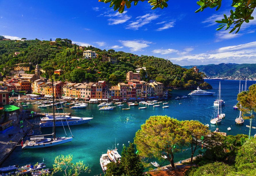 Von Genua aus lohnt sich ein Ausflug in die Küstenstadt Portofino.