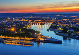 Koblenz mit dem berühmten Deutschen Eck eignet sich für einen Tagesausflug an.