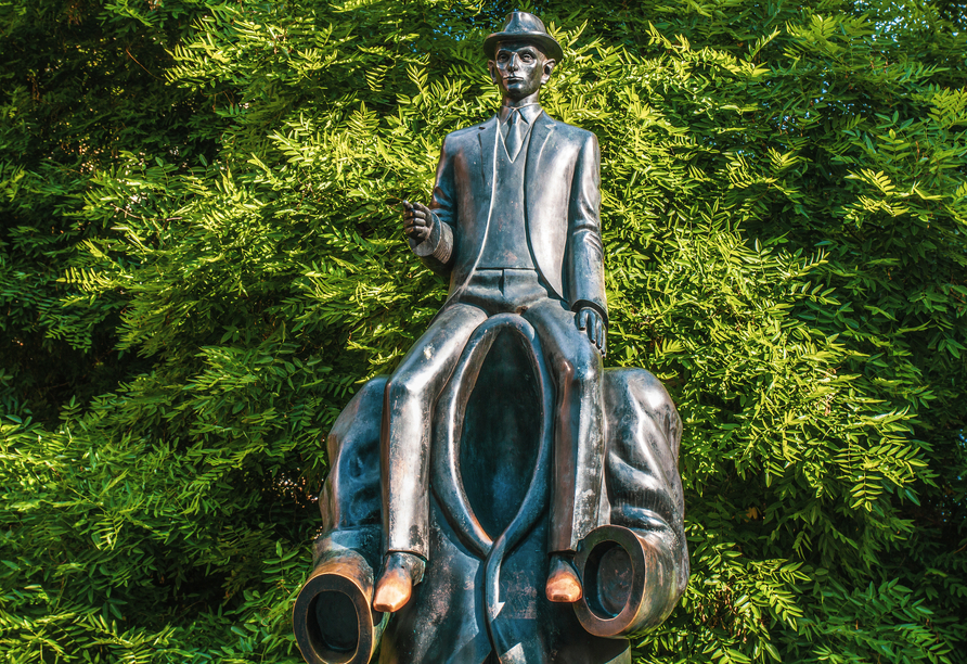 Besuchen Sie auf Ihrer Reise zahlreiche Denkmäler zu Ehren von Franz Kafka.