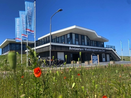 Das am Meer gelegene Waddengenot aan Zee ist das Partner-Restaurant in Lauwersoog.