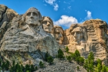 Erkennen Sie die vier Präsidenten im Mount Rushmore National Memorial am Mount Rushmore in Süddakota.