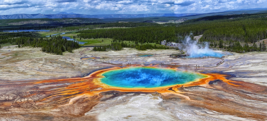 Der Yellowstone Nationalpark mit dem Old Faithful Geysir ist ein Erlebnis, auf das Sie sich freuen dürfen.