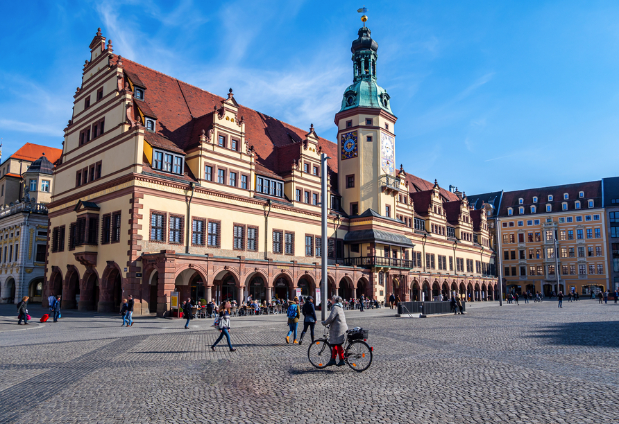 Ein wunderschönes Gebäude der Renaissance ist das Alte Rathaus am Marktplatz.