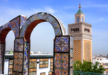 Von La Goulette sollten Sie unbedingt einen Ausflug in die Hauptstadt Tunesiens machen – nach Tunis.