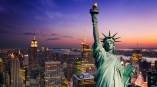 In New York City begrüßt Sie die Freiheitsstatue.