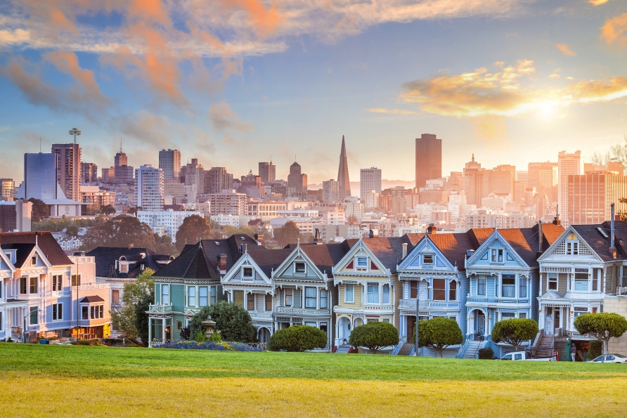 In San Francisco warten zahlreiche Sehenswürdigkeiten auf Sie, wie hier zum Beispiel die Painted Ladies.