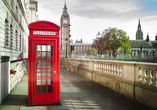 Typisch London: Der Tower vom Big Ben und die roten Telefonzellen.