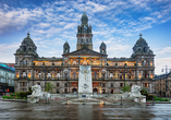 Das Rathaus und der George Square in Glasgow stellen ein tolles Fotomotiv dar.