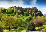 Edinburgh Castle fasziniert mit seiner einmaligen Lage auf dem Castle Rock.