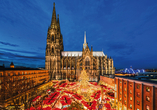 In der Weihnachtszeit erwartet Sie in Köln ein wahres Lichtermeer.