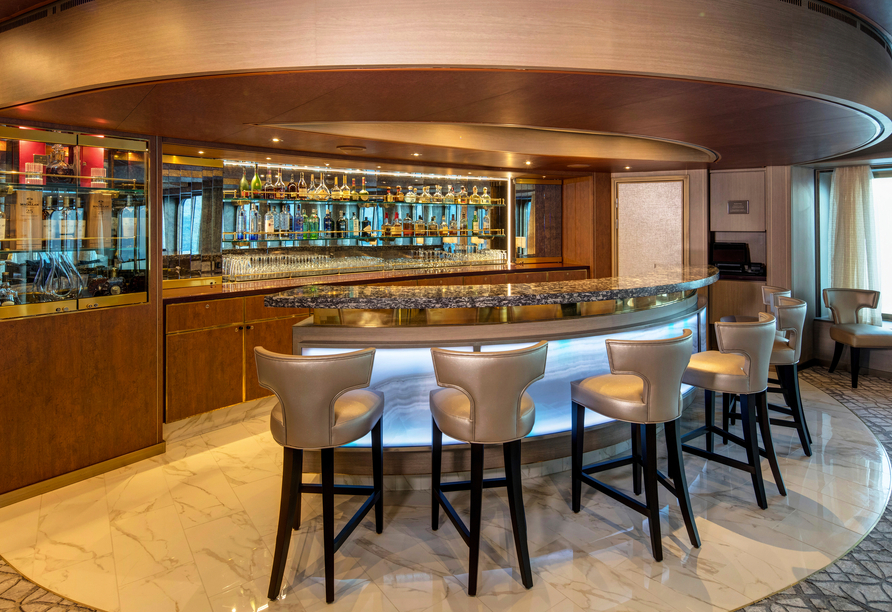 Verbringen Sie gesellige Abende in den Bars an Bord der Noordam.