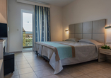 Beispiel eines Doppelzimmers Gartenblick im Mareblue Beach Resort Hotel