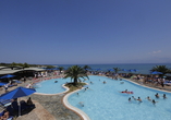 Außenpoolanlage Mareblue Beach Resort Hotel
